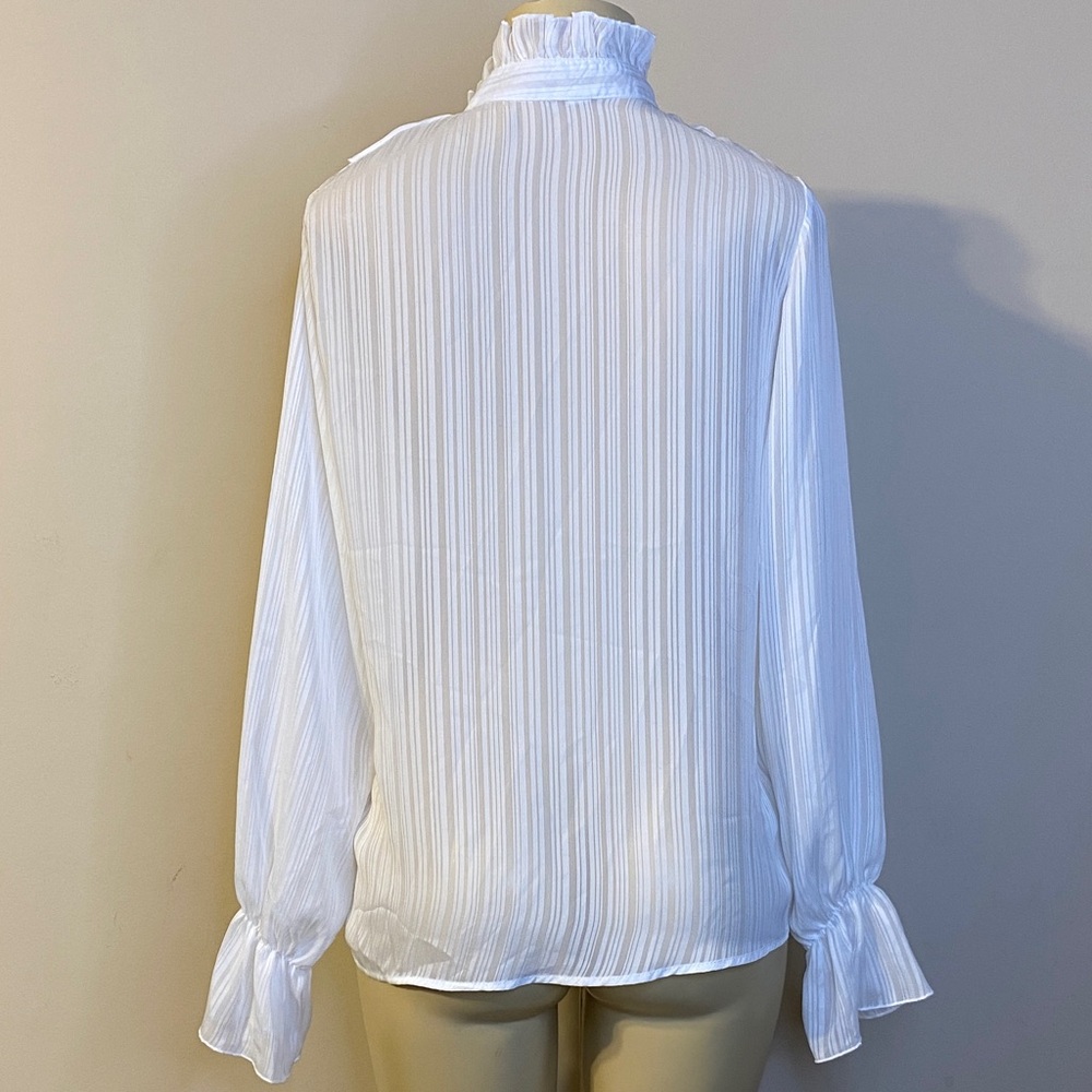 Elegant White Ruffled Blouse Size M - Picture 4 of 6
